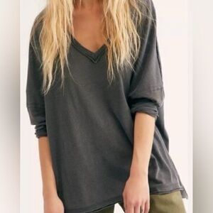 💕NWT Gray V-Neck Long Sleeve Top💕